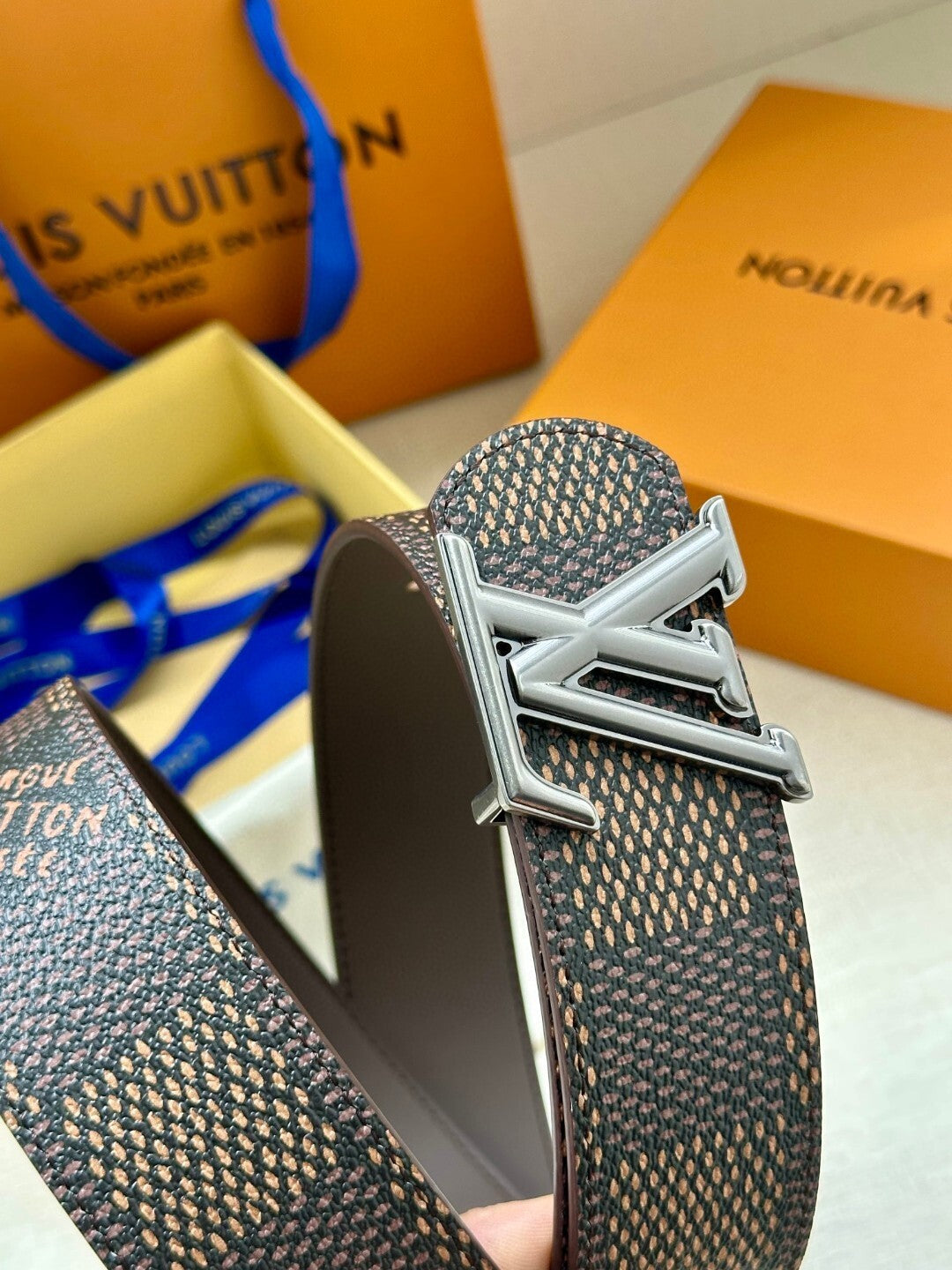 LV Belt (Reversible Damier Graphite Canvas)