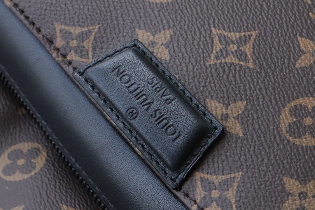 LV Backpack (Discovery Monogram)