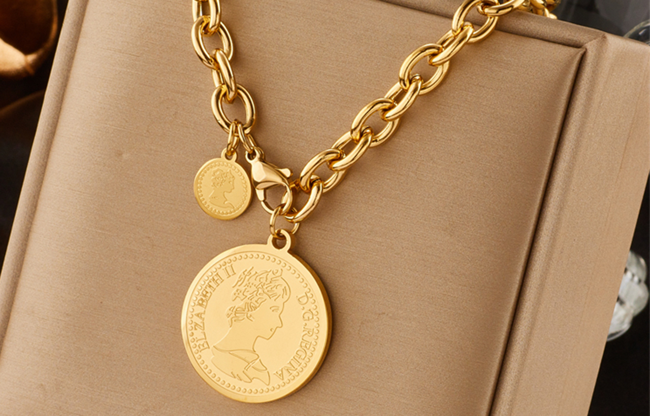 Necklace / Chains