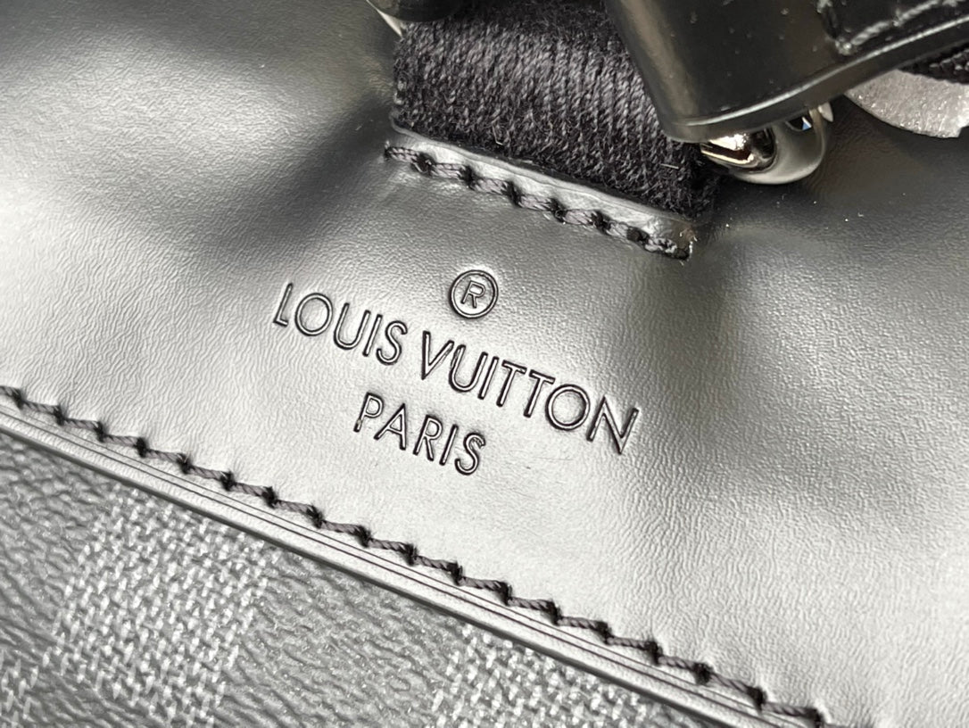 LV Backpack (Christopher MM - Black)